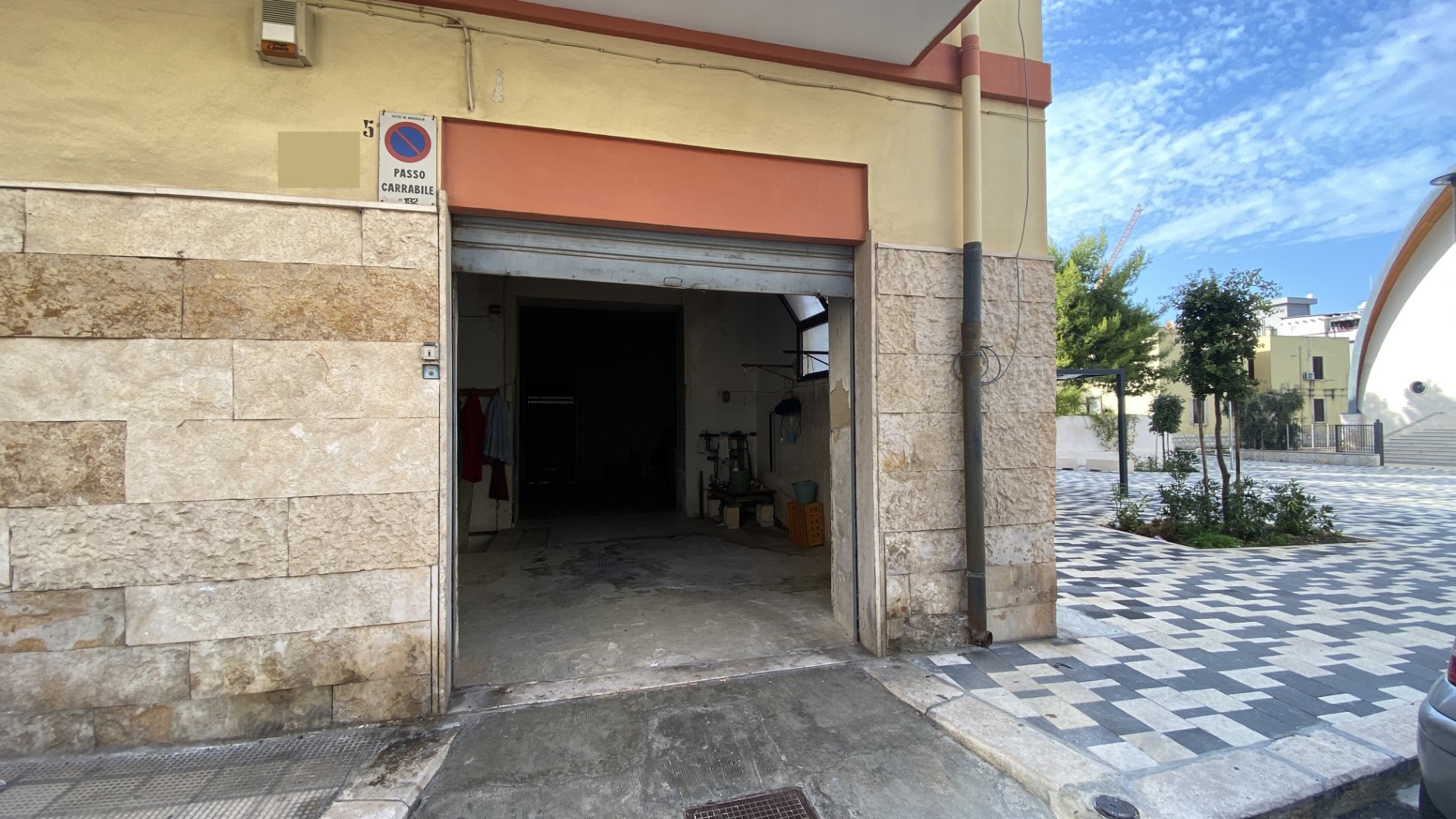 ID651-Ampio locale deposito in vendita zona Santa Caterina
